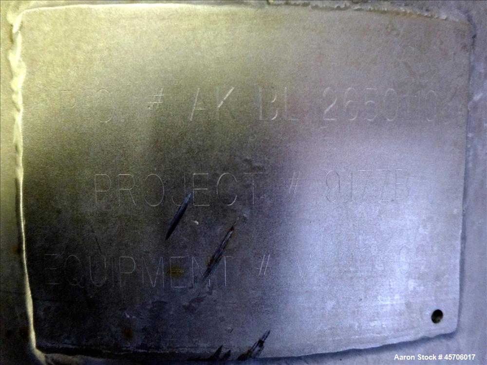 Used Lee Industries Pressure Tank, 10 Gallon, Model 10DBT, 316 Stainless Steel, Vertical. 14" Diameter x 12" straight side, slight dished bolt on top, dish bottom. Internal rated 30psi at -20 to 300 ...