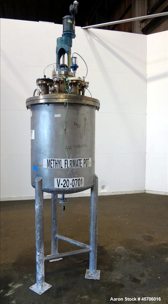 Used Lee Industries Pressure Tank, 113 Gallon, Model 119DBT, Teflon coated 316 Stainless Steel, Vertical, 35" straight side x 30" diameter, flat top with bolt on cover, dish bottom. Internal rated FV...