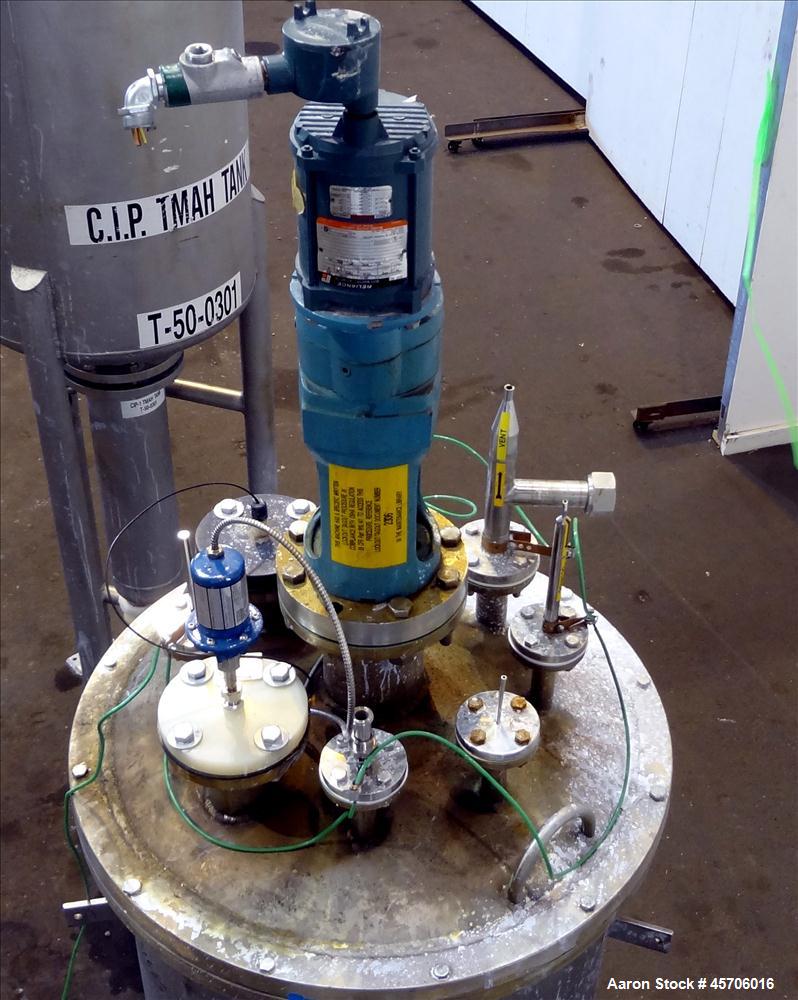 Used Lee Industries Pressure Tank, 113 Gallon, Model 119DBT, Teflon coated 316 Stainless Steel, Vertical, 35" straight side x 30" diameter, flat top with bolt on cover, dish bottom. Internal rated FV...