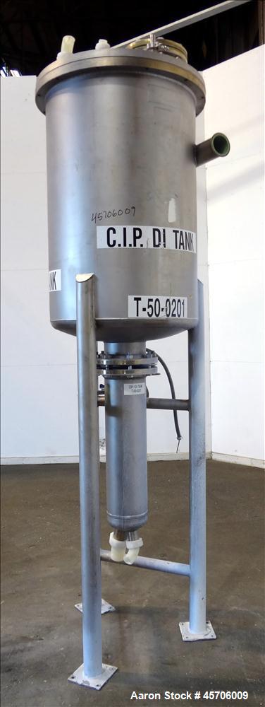 Used Lee Industries Teflon Lined Pressure Tank, 144 Gallon, Model 144DBT, 316 Stainless Steel, Vertical. 30" Diameter x 44" straight side, dished bolt top, dished bottom. Internal rated Full Vacuum/1...