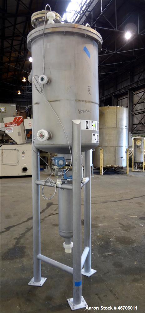 Used Lee Industries Teflon Lined Pressure Tank, 144 Gallon, Model 144DBT, 316 Stainless Steel, Vertical. 30" Diameter x 44" straight side, dished bolt top, dished bottom. Internal rated Full Vacuum/1...