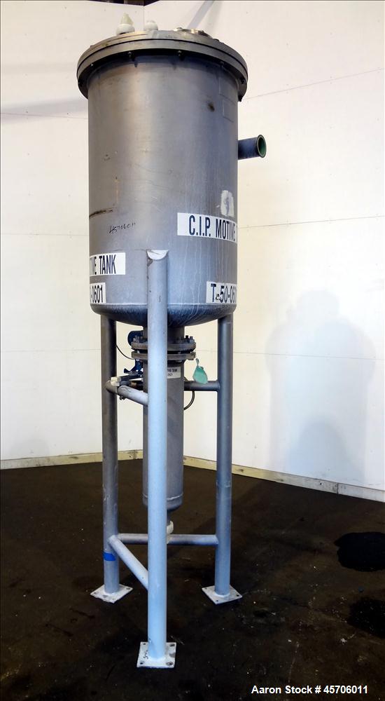 Used Lee Industries Teflon Lined Pressure Tank, 144 Gallon, Model 144DBT, 316 Stainless Steel, Vertical. 30" Diameter x 44" straight side, dished bolt top, dished bottom. Internal rated Full Vacuum/1...