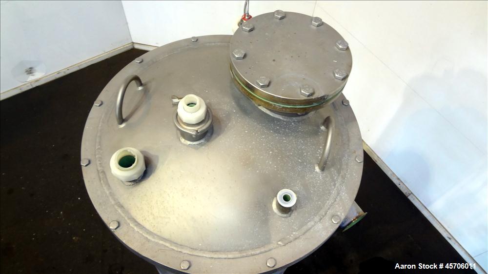 Used Lee Industries Teflon Lined Pressure Tank, 144 Gallon, Model 144DBT, 316 Stainless Steel, Vertical. 30" Diameter x 44" straight side, dished bolt top, dished bottom. Internal rated Full Vacuum/1...