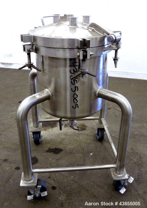 Used Lee Industries Pressure Tank, 15 Gallons, Model 15DBT, 316 Stainless Steel, Vertical.  18” Diameter x 16” straight side, dished clamp down top, dished bottom. Internal rated 60 psi at -20 to 308...