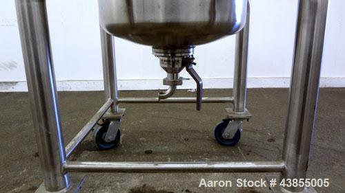 Used Lee Industries Pressure Tank, 15 Gallons, Model 15DBT, 316 Stainless Steel, Vertical.  18” Diameter x 16” straight side, dished clamp down top, dished bottom. Internal rated 60 psi at -20 to 308...