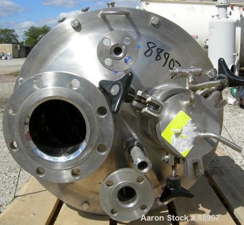 USED: Lee tank, 25 gallon, 304 stainless steel, vertical. 18" diameter x 22" straight side x 12" cone. Dish bolt on top. Off center Lightnin agitator, model V5C18N. 1" diameter 2 piece shaft with a 3...