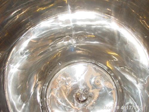 Used Lee Industries Pressure Tank, 50 Gallon, Model 200LDBT, Stainless Steel, Vertical. 22" diameter x 36" straight side, dished clamp top, dish bottom. Internal designed for vacuum, and rated 50 psi...