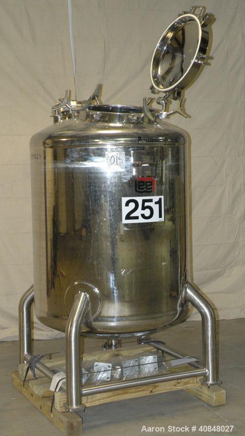 Used Lee Industries Polished Pressure Tank, Model 250DBT, 250 gallon, 316 stainless steel, vertical. 40" diameter x 42" straight side, dished top and bottom. Internal designed for vacuum service and ...
