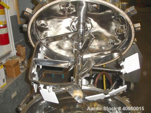 Used Lee Double Motion Vacuum Receiver, 25 Gallon, Model 25SS9MT, Stainless Steel. Rated 75 psi /full vacuum @ 300 F, double motion agitator with side wall scrape and inner opposing paddles, 1.4 hp a...