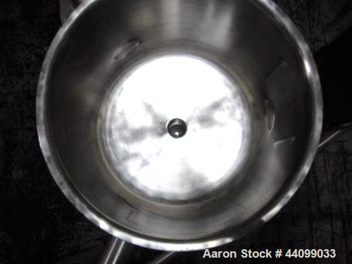 Used Lee Tank, 3 Gallon, Model 3DBT. Stainless steel construction, 12" diameter x 10" straight side, 1.5" CBO, on stainless steel legs, serial # C1450A