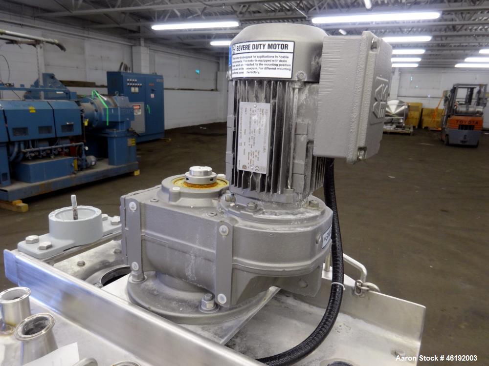 Used Lee Industries Tank, 40 Gallon, Model 40SSA7S, 316 Stainless Steel. 26" Diameter x approximately 18" deep. Flat top, open top with (2) 1/3 covers, hemispherical bottom. Top entering fixed mounte...