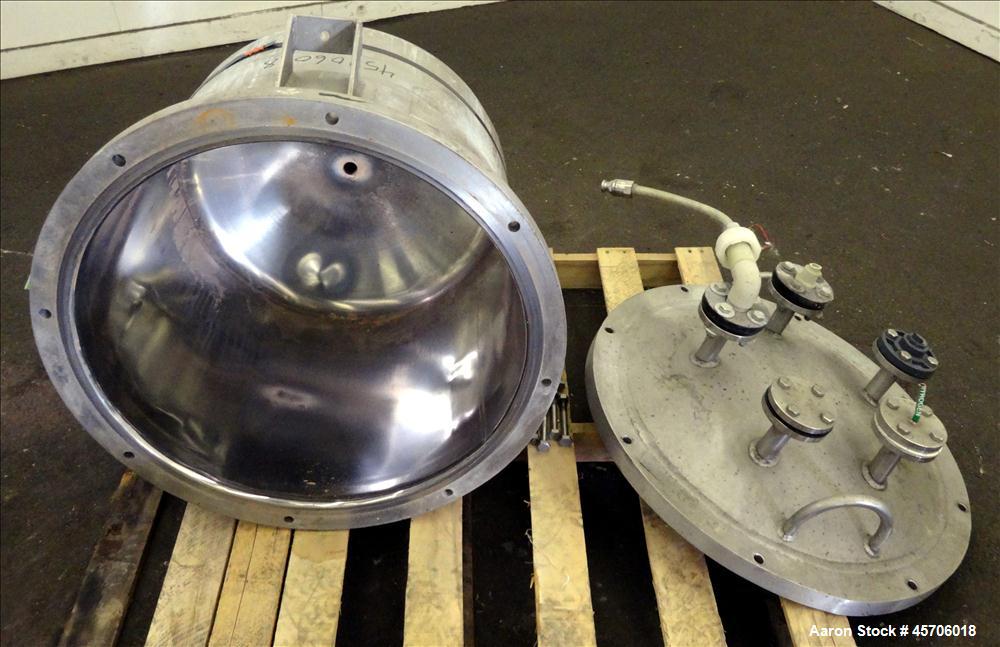Used Lee Industries Pressure Tank, 45 Gallon, Model 45DBT, 316 Stainless Steel, Vertical. Approximate 24" diameter x 18" straight side, slight dished bolt on top, dish bottom. Internal rated 30 psi a...
