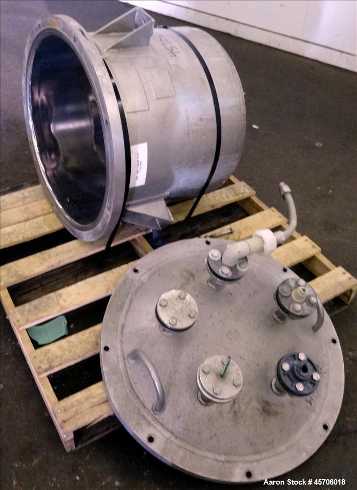 Used Lee Industries Pressure Tank, 45 Gallon, Model 45DBT, 316 Stainless Steel, Vertical. Approximate 24" diameter x 18" straight side, slight dished bolt on top, dish bottom. Internal rated 30 psi a...