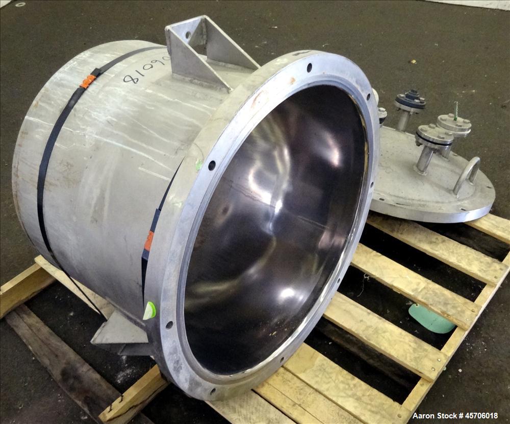 Used Lee Industries Pressure Tank, 45 Gallon, Model 45DBT, 316 Stainless Steel, Vertical. Approximate 24" diameter x 18" straight side, slight dished bolt on top, dish bottom. Internal rated 30 psi a...