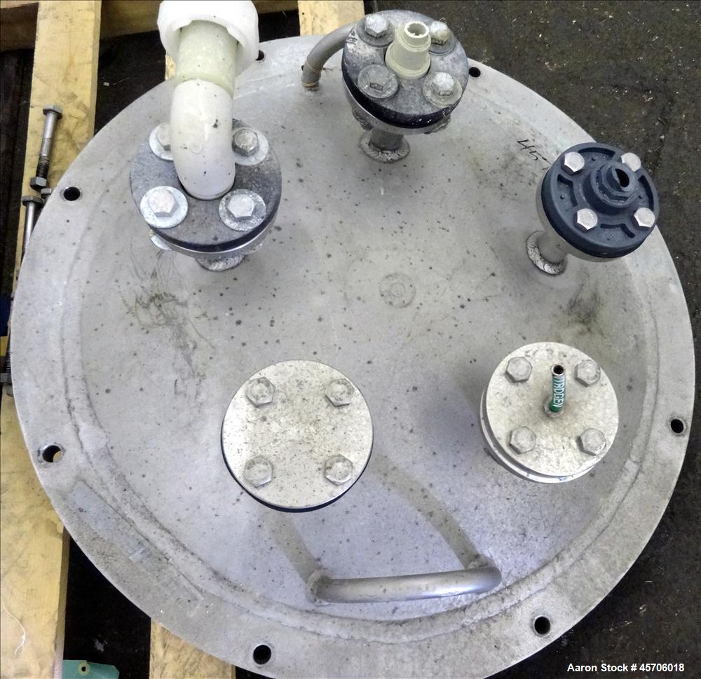 Used Lee Industries Pressure Tank, 45 Gallon, Model 45DBT, 316 Stainless Steel, Vertical. Approximate 24" diameter x 18" straight side, slight dished bolt on top, dish bottom. Internal rated 30 psi a...