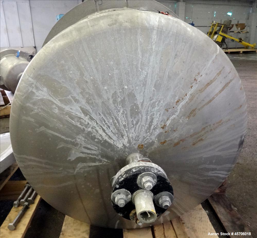 Used Lee Industries Pressure Tank, 45 Gallon, Model 45DBT, 316 Stainless Steel, Vertical. Approximate 24" diameter x 18" straight side, slight dished bolt on top, dish bottom. Internal rated 30 psi a...