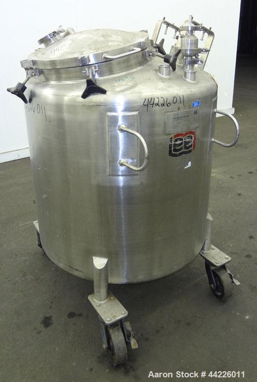 Used Lee Industries Pressure Tank, 132.1 Gallon (500 Liter), Model 500LDBT, 316 Stainless Steel, Vertical. Approximate 34” diameter x 30” straight side. Dished top and bottom. Internal rated Full Vac...