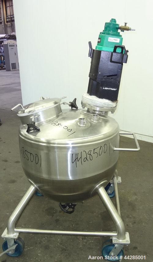 Used Lee Industries Tank,  50 Gallon, Model 50A, 316 Stainless Steel, Vertical. Approximate 30” diameter x 27” deep. Dished top, hemispherical bottom. Off center Lightning Vektor air operated agitato...