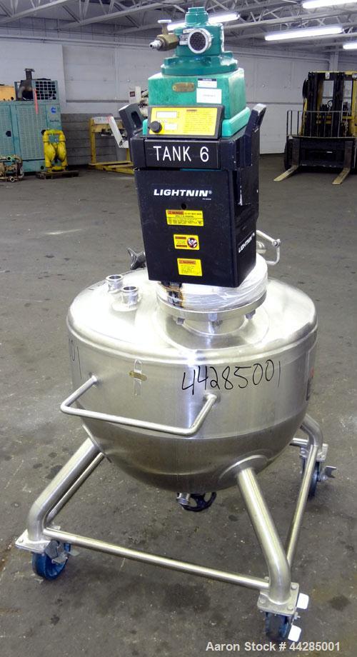 Used Lee Industries Tank,  50 Gallon, Model 50A, 316 Stainless Steel, Vertical. Approximate 30” diameter x 27” deep. Dished top, hemispherical bottom. Off center Lightning Vektor air operated agitato...