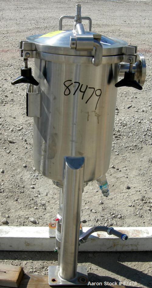 USED: Lee Industries tank, 9 gallon, 304 stainless steel, vertical. 12" diameter x 18" straight side. Dished hinged top, dished bottom. Top entering spray nozzle. Openings: side 1-1/2"; approximate 1...