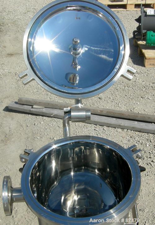 USED: Lee Industries tank, 9 gallon, 304 stainless steel, vertical. 12" diameter x 18" straight side. Dished hinged top, dished bottom. Top entering spray nozzle. Openings: side 1-1/2"; approximate 1...