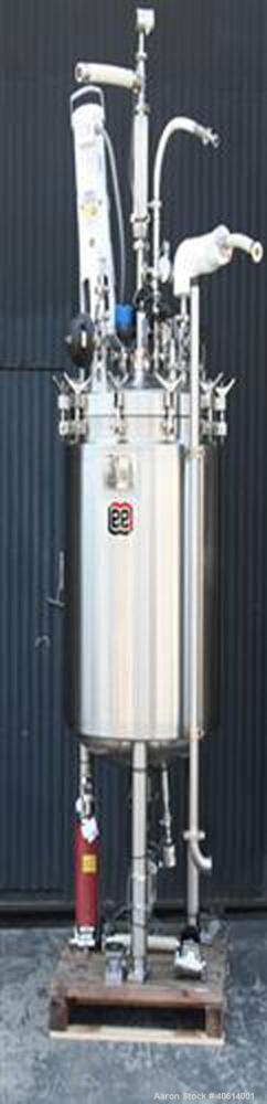 Used Lee Pressure Tank, 400 liter (105 gallon), model 400LDBTT, 316 stainless steel, vertical. 30" diameter x 36" straight side, clamp dished top, dished bottom. Internal rated 45 psi at 350 deg F, -...