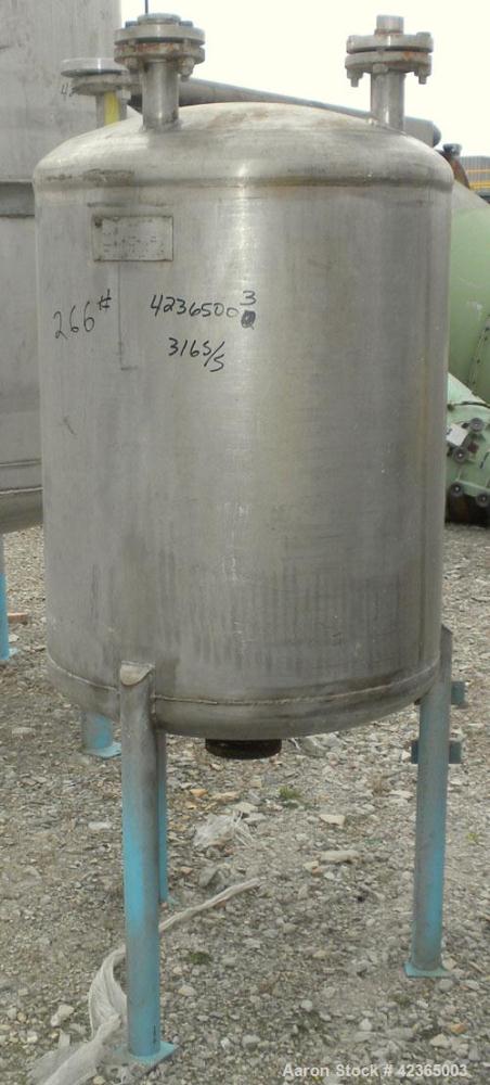 Used Lee Metal Products Pressure Tank, 100 gallon, model DBT, 316 stainless steel, vertical. Approximate 30" diameter x 34" straight side, dish top and bottom. Internal rated 25 and full vacuum at 25...