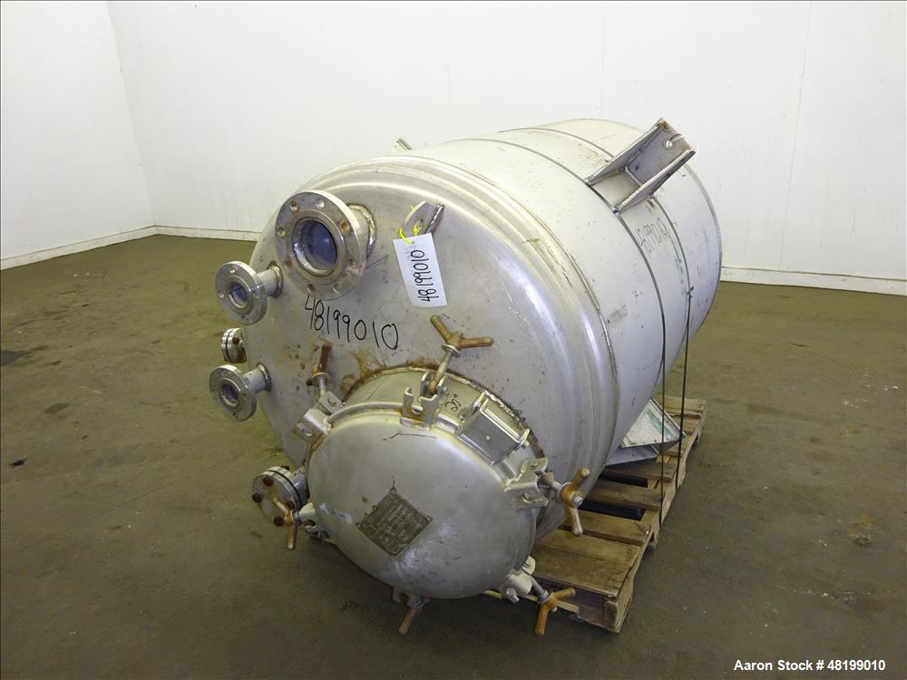 Used Lowe-Mar Tank, Approximately 350 Gallon, 304 Stainless Steel, Vertical.