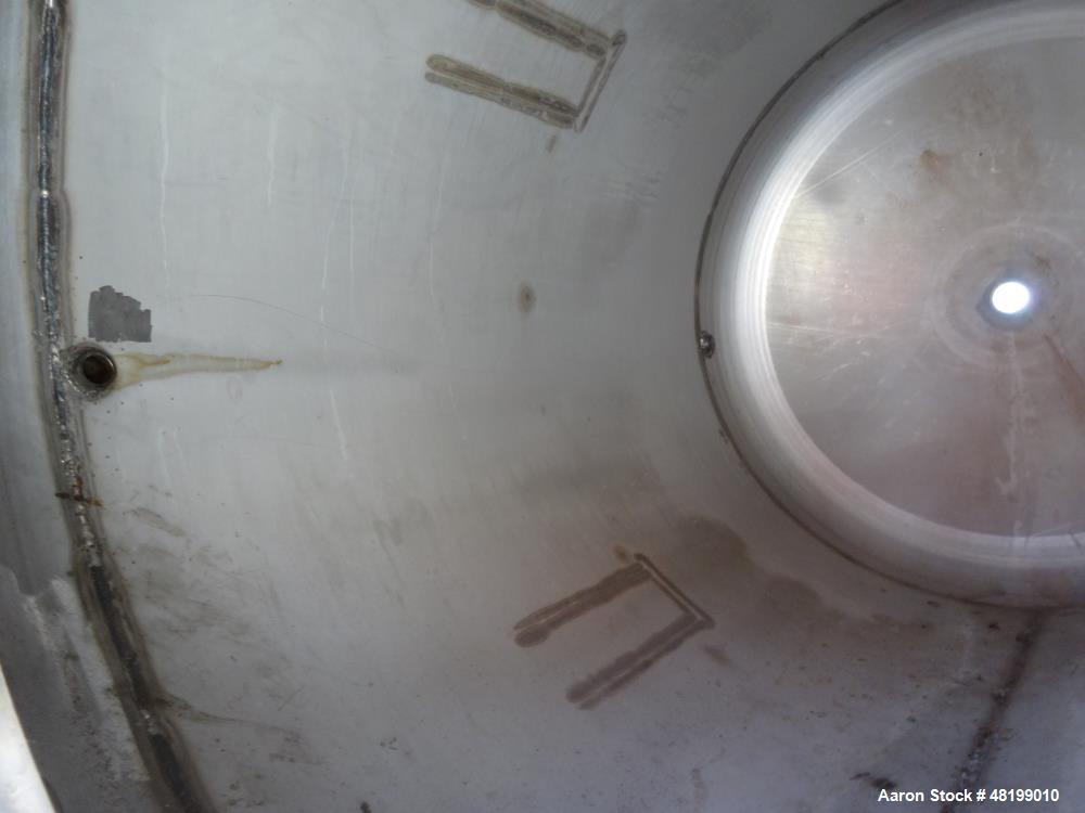 Used Lowe-Mar Tank, Approximately 350 Gallon, 304 Stainless Steel, Vertical.