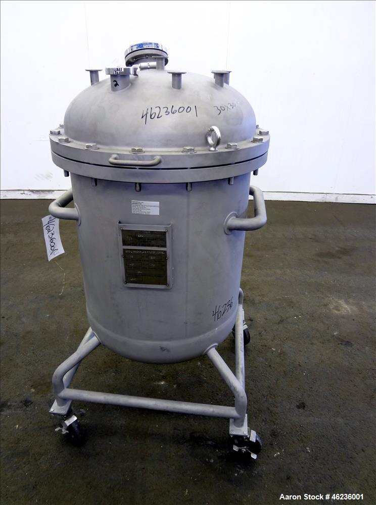 Used Meyer Tool & Mfg Pressure Tank Filter, 200 Liter (52.83 Gallon) Capacity, 316L Stainless Steel, Vertical. 23.625" Diameter x 22" straight side. Dished bolt on top head and dished bottom head. De...
