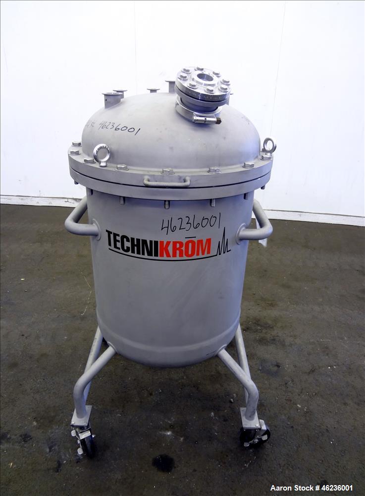 Used Meyer Tool & Mfg Pressure Tank Filter, 200 Liter (52.83 Gallon) Capacity, 316L Stainless Steel, Vertical. 23.625" Diameter x 22" straight side. Dished bolt on top head and dished bottom head. De...