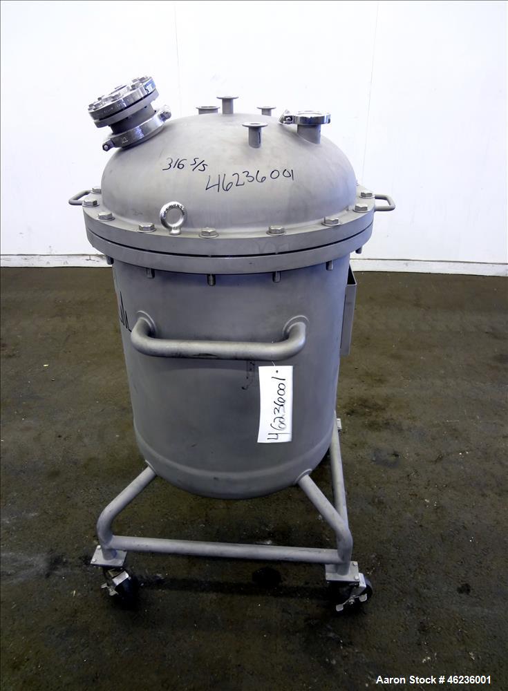 Used Meyer Tool & Mfg Pressure Tank Filter, 200 Liter (52.83 Gallon) Capacity, 316L Stainless Steel, Vertical. 23.625" Diameter x 22" straight side. Dished bolt on top head and dished bottom head. De...