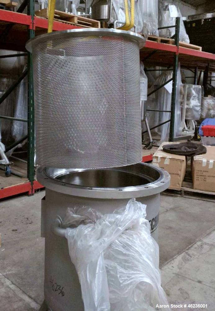 Used Meyer Tool & Mfg Pressure Tank Filter, 200 Liter (52.83 Gallon) Capacity, 316L Stainless Steel, Vertical. 23.625" Diameter x 22" straight side. Dished bolt on top head and dished bottom head. De...