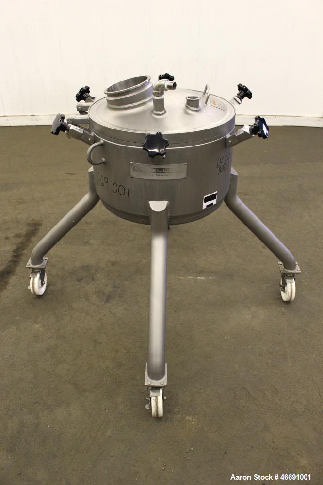 Used Mueller 60 Liter (15.8 Gallon) Tank, 316 Stainless Steel, Vertical. Approximate 20" diameter x 12" straight side. Clamp down hinged dished top, dished bottom. Internal rated 0 psi at 100 degrees...