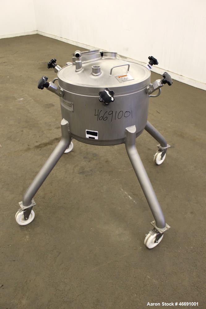 Used Mueller 60 Liter (15.8 Gallon) Tank, 316 Stainless Steel, Vertical. Approximate 20" diameter x 12" straight side. Clamp down hinged dished top, dished bottom. Internal rated 0 psi at 100 degrees...