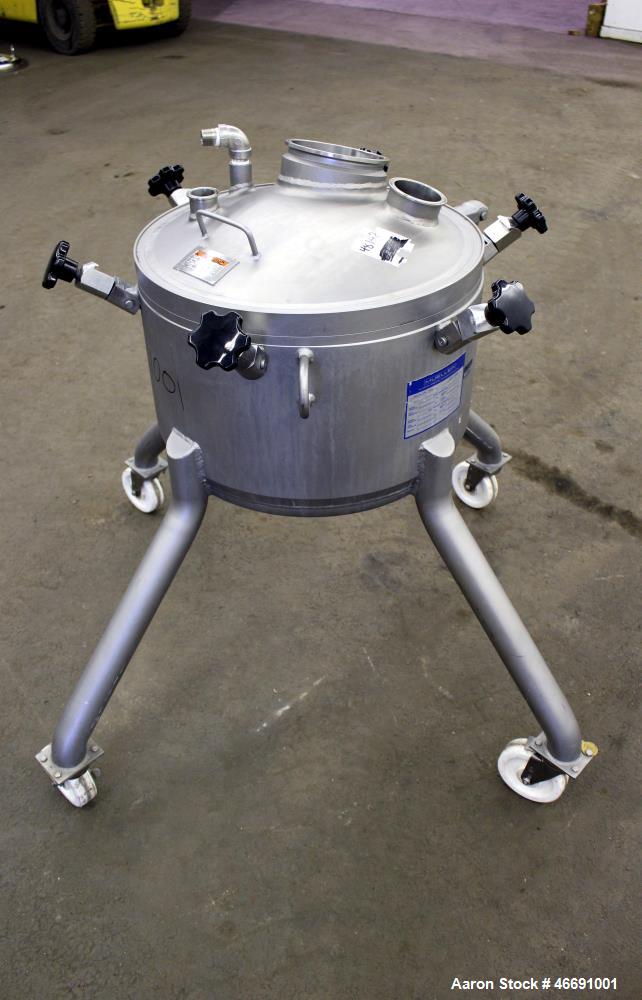 Used Mueller 60 Liter (15.8 Gallon) Tank, 316 Stainless Steel, Vertical. Approximate 20" diameter x 12" straight side. Clamp down hinged dished top, dished bottom. Internal rated 0 psi at 100 degrees...