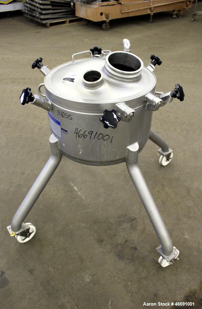 Used Mueller 60 Liter (15.8 Gallon) Tank, 316 Stainless Steel, Vertical. Approximate 20" diameter x 12" straight side. Clamp down hinged dished top, dished bottom. Internal rated 0 psi at 100 degrees...