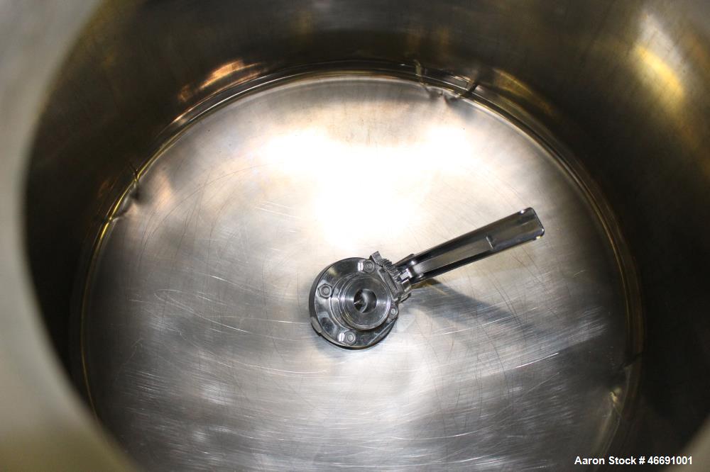 Used Mueller 60 Liter (15.8 Gallon) Tank, 316 Stainless Steel, Vertical. Approximate 20" diameter x 12" straight side. Clamp down hinged dished top, dished bottom. Internal rated 0 psi at 100 degrees...