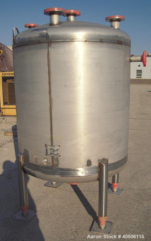 Unused- Mueller Pressure Tank, 350 Gallon, Model "F", 304L Stainless steel, Vertical. 48" diameter 40" straight side, dished top and bottom. Internal rated 30 psi at 200 deg.f., and -20 deg.f. at 30 ...