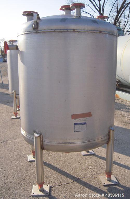 Unused- Mueller Pressure Tank, 350 Gallon, Model "F", 304L Stainless steel, Vertical. 48" diameter 40" straight side, dished top and bottom. Internal rated 30 psi at 200 deg.f., and -20 deg.f. at 30 ...