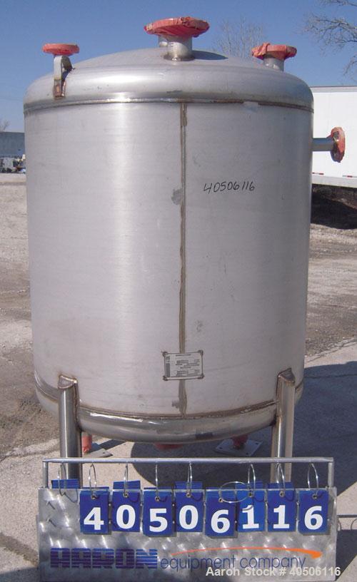 Unused- Mueller Pressure Tank, 350 Gallon, Model "F", 304L Stainless steel, Vertical. 48" diameter 40" straight side, dished top and bottom. Internal rated 30 psi at 200 deg F and -20 deg F at 30 psi...