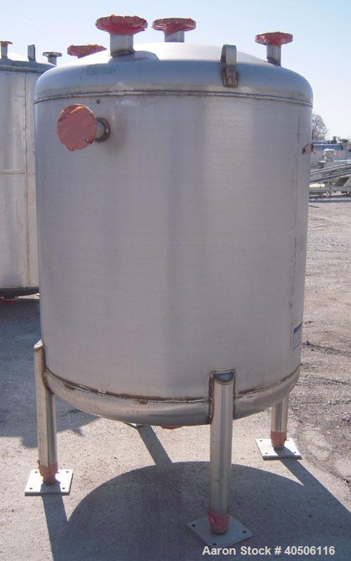 Unused- Mueller Pressure Tank, 350 Gallon, Model "F", 304L Stainless steel, Vertical. 48" diameter 40" straight side, dished top and bottom. Internal rated 30 psi at 200 deg F and -20 deg F at 30 psi...