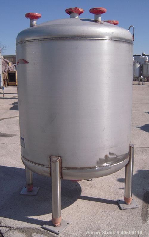 Unused- Mueller Pressure Tank, 350 Gallon, Model "F", 304L Stainless steel, Vertical. 48" diameter 40" straight side, dished top and bottom. Internal rated 30 psi at 200 deg F and -20 deg F at 30 psi...