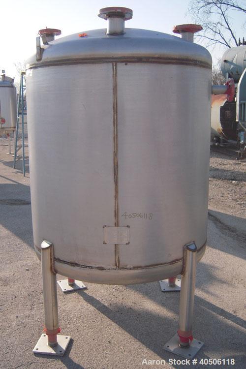 Unused- Mueller Pressure Tank, 350 Gallon, Model "F", 304L stainless steel, vertical. 48" diameter 40" straight side, dished top and bottom. Internal rated 30 psi at 200 deg F and -20 deg F at 30 psi...