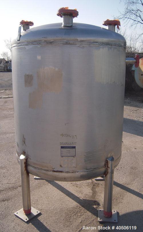 Unused- Mueller Pressure Tank, 350 Gallon, Model "F", 304L stainless steel, vertical. 48" diameter 40" straight side, dished top and bottom. Internal rated 30 psi at 200 deg F and -20 deg F at 30 psi...