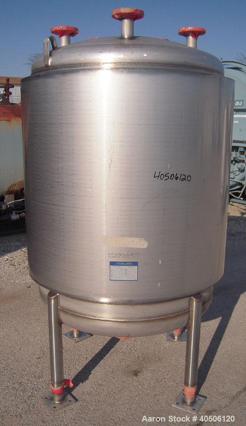 Unused- Mueller Pressure Tank, 250 Gallon, Model "F", 304L Stainless Steel, Vertical. 42" diameter x 47" straight side, dished top and bottom. Internal rated 30 psi at 200 deg F and -20 deg F at 30 p...