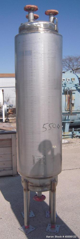 Unused- Mueller Pressure Tank, 50 Gallon, Model "F", 304L stainless steel, vertical. 17 1/2" diameter, 68" straight side, dished top and bottom. Internal rated 30 psi at 250 deg F and -20 deg F at 30...