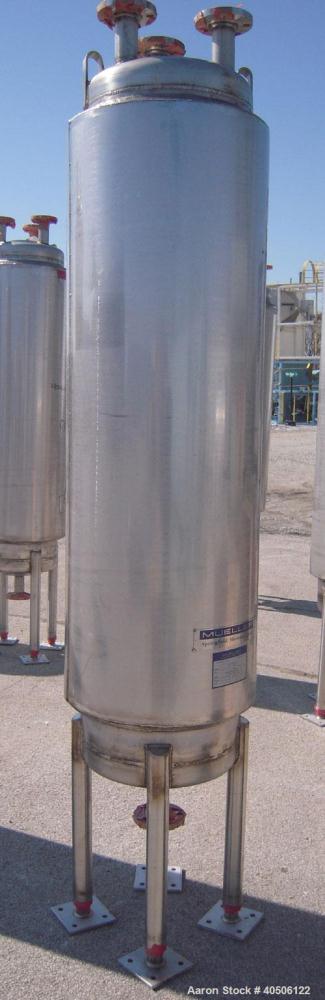 Unused- Mueller Pressure Tank, 50 Gallon, Model "F", 304L stainless steel, vertical. 17 1/2" diameter, 68" straight side, dished top and bottom. Internal rated 30 psi at 250 deg F and -20 deg F at 30...