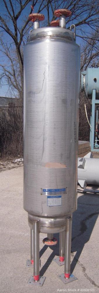 Unused- Mueller Pressure Tank, 50 Gallon, Model "F", 304L stainless steel, vertical. 17 1/2" diameter, 68" straight side, dished top and bottom. Internal rated 30 psi at 250 deg F and -20 deg F at 30...