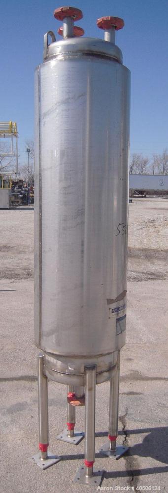 Unused- Mueller Pressure Tank, 50 Gallon, Model "F", 304L stainless steel, vertical. 17 1/2" diameter, 68" straight side, dished top and bottom. Internal rated 30 psi at 250 deg F and -20 deg F at 30...